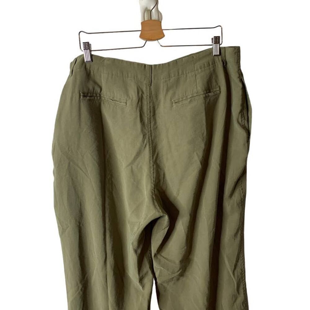 Lauren Ralph Lauren Twill Tapered Ankle Pant in Olive Fern Plus Size 16 - Picture 8 of 12